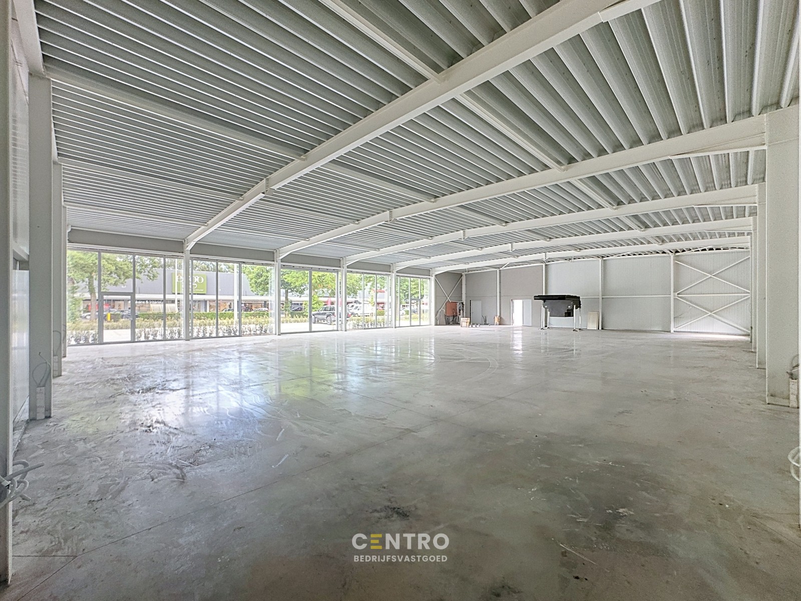 AAA-locatie: Nieuwe HANDELSRUIMTE (521,5m²) te huur met private parkeerplaatsen op het terrein. Langs DE Maalse Steenweg te Brugge (Sint-Kruis) - foto 4