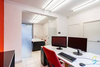 Contacteer Bruno voor meer informatie of een afspraak: 0495/12.20.64Op een centrale ligging in Deinze bevindt zich deze instapklare woning. Met...