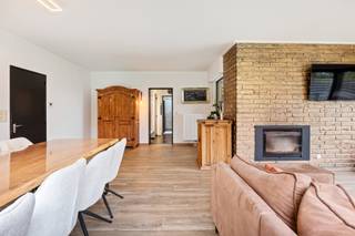 Ontdek deze instapklare, gerenoveerde woning op een prachtig perceel van 1.750 m², ideaal gelegen tussen Brecht en Sint-Job. U woont hier in...