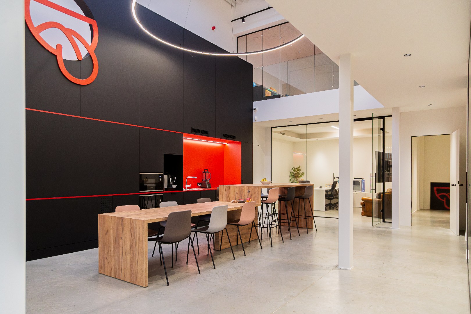 Kantoorgebouw op toplocatie - foto 2