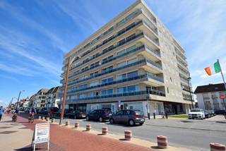 Heel gemakkelijke en ruime autostaanplaats op de verdieping -2 in de residentie St. George vlakbij de Zeedijk en de Kustlaan. Afmetingen:...