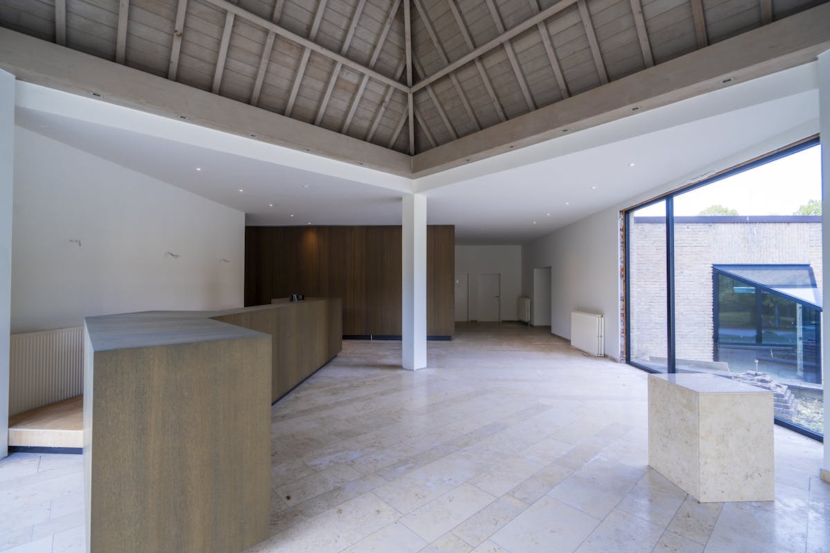 Op te frissen kantoorgebouw te koop in Kortrijk - foto 3