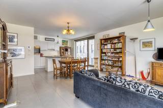 Recent appartement te koop op een toplocatie in Brugge.Het appartement is gelegen nabij het station en dicht bij alle uitvalswegen (Expresweg,...