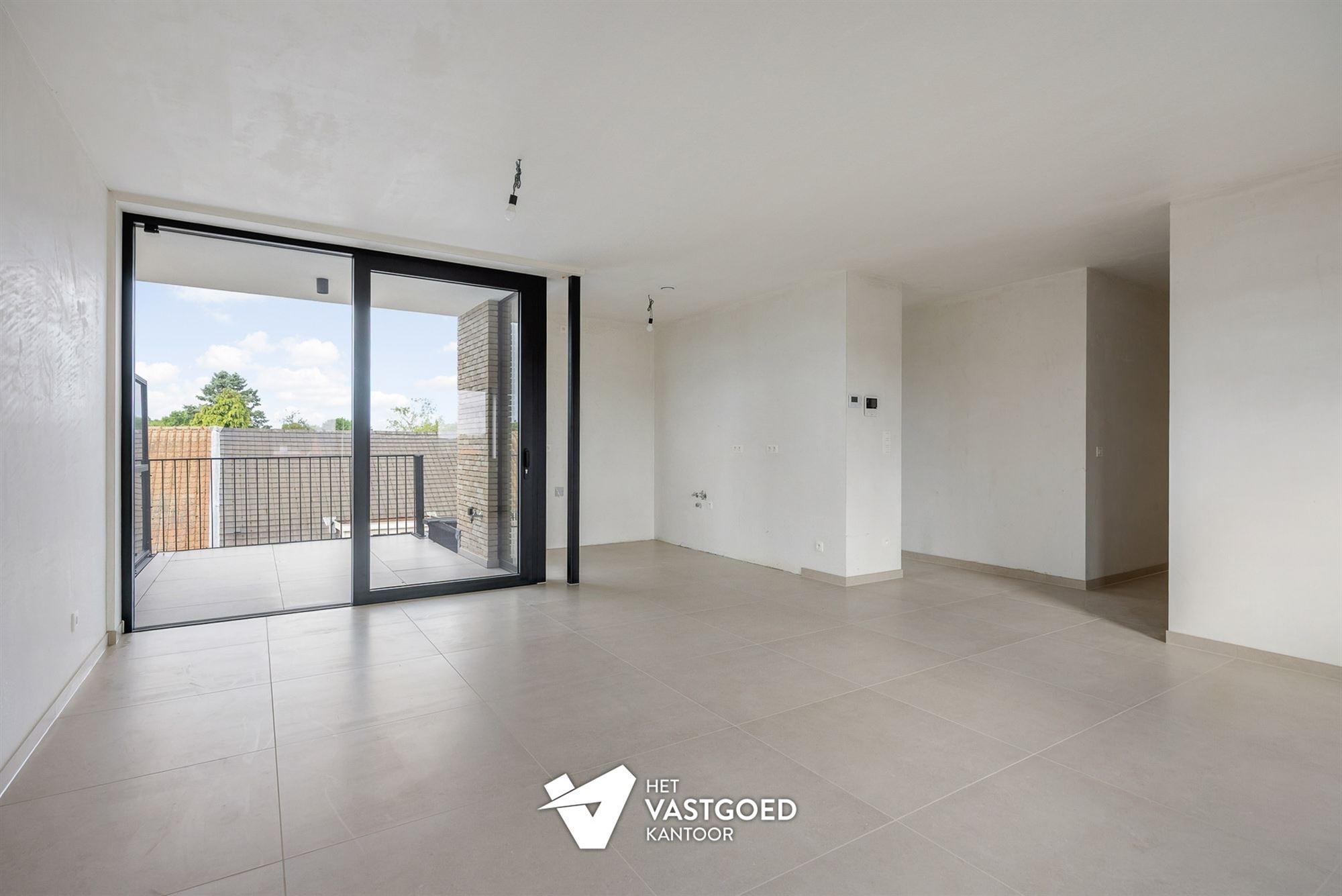 RUIM 2-SLAAPKAMERAPPARTEMENT OP DE BOVENSTE VERDIEPING - foto 4