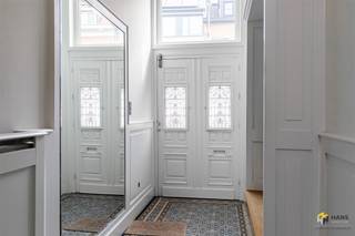 Instapklare woning (173 m²) met 3 slaapkamers en tuin (280 m²) in Ekeren.Deze charmante woning is centraal gelegen in de dorpskern van Ekeren, met...