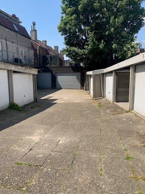 Klassieke afgesloten garagebox  te verdedigingstraat Gent - foto 4