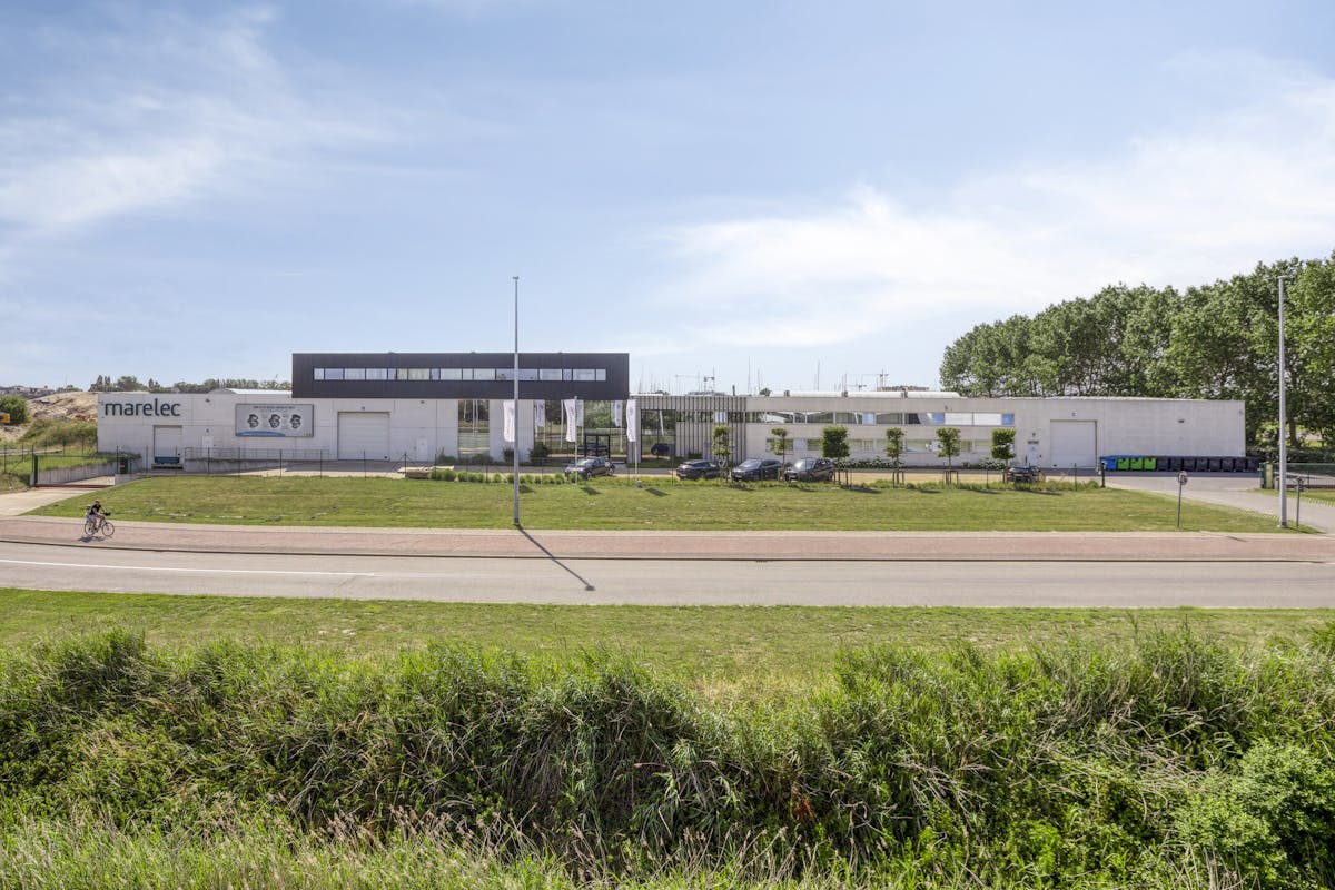 Bâtiment d'affaires multifonctionnel à louer à Nieuport - photo 2