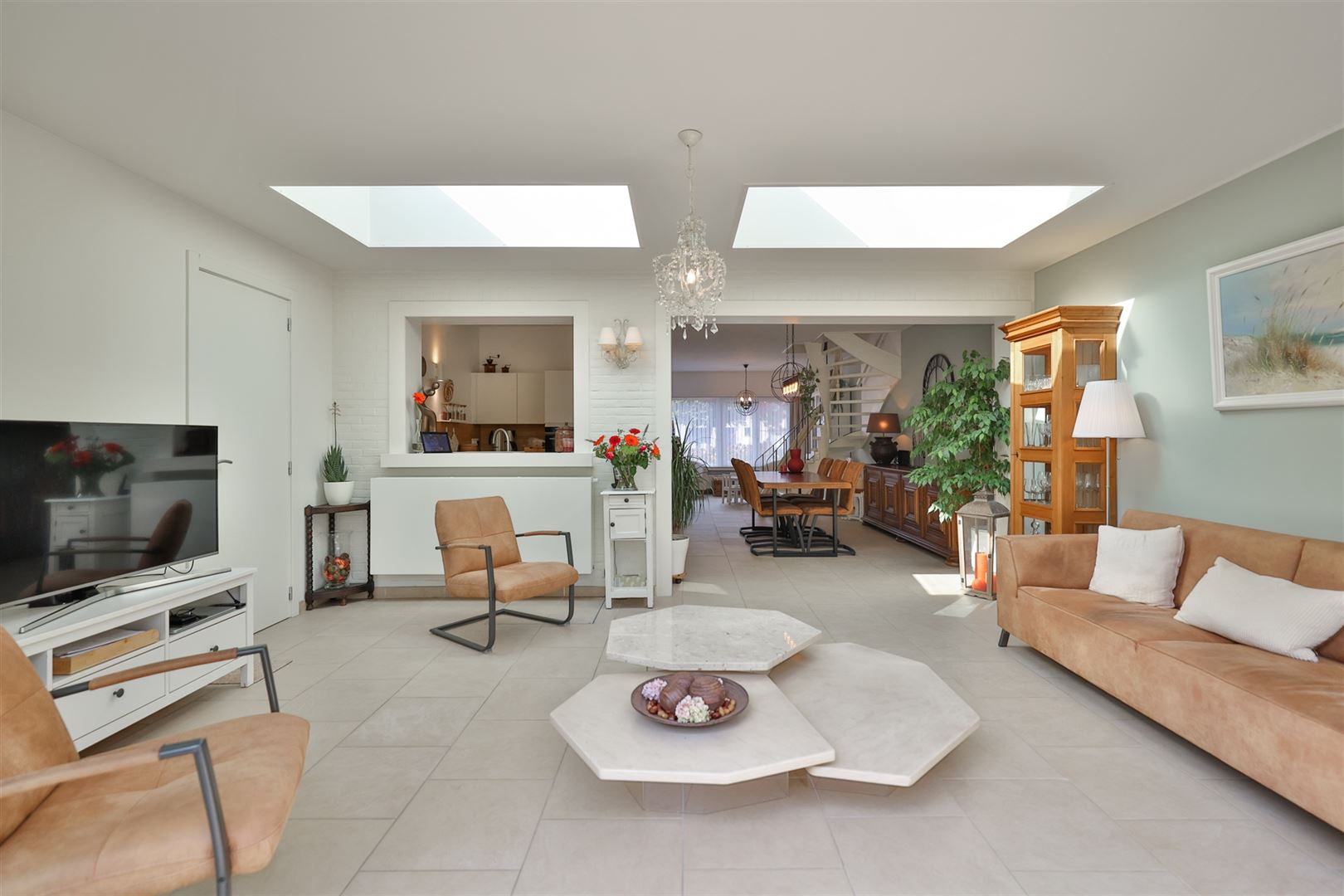 Instapklare woning met 2 à 3 slpks, garage en tuin - foto 2