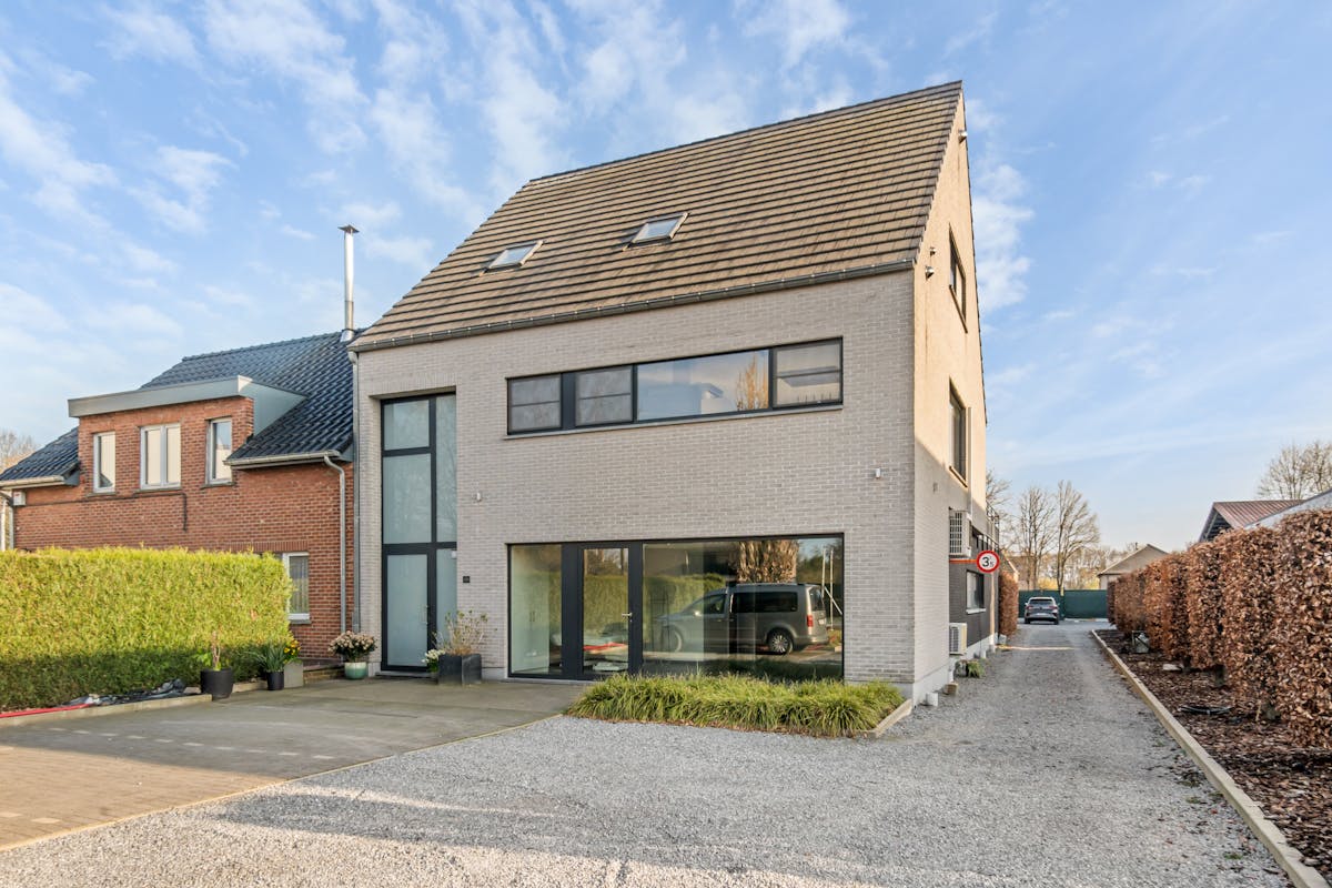 Exclusief duplexappartement met zonneterras en tuin op toplocatie in Genk - foto 1