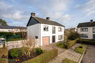 Deze ruime alleenstaande woning vinden we terug in de populaire 'Witte Wijk' in Eeklo. Een bijzonder gewilde wijk bij jonge gezinnen dankzij...