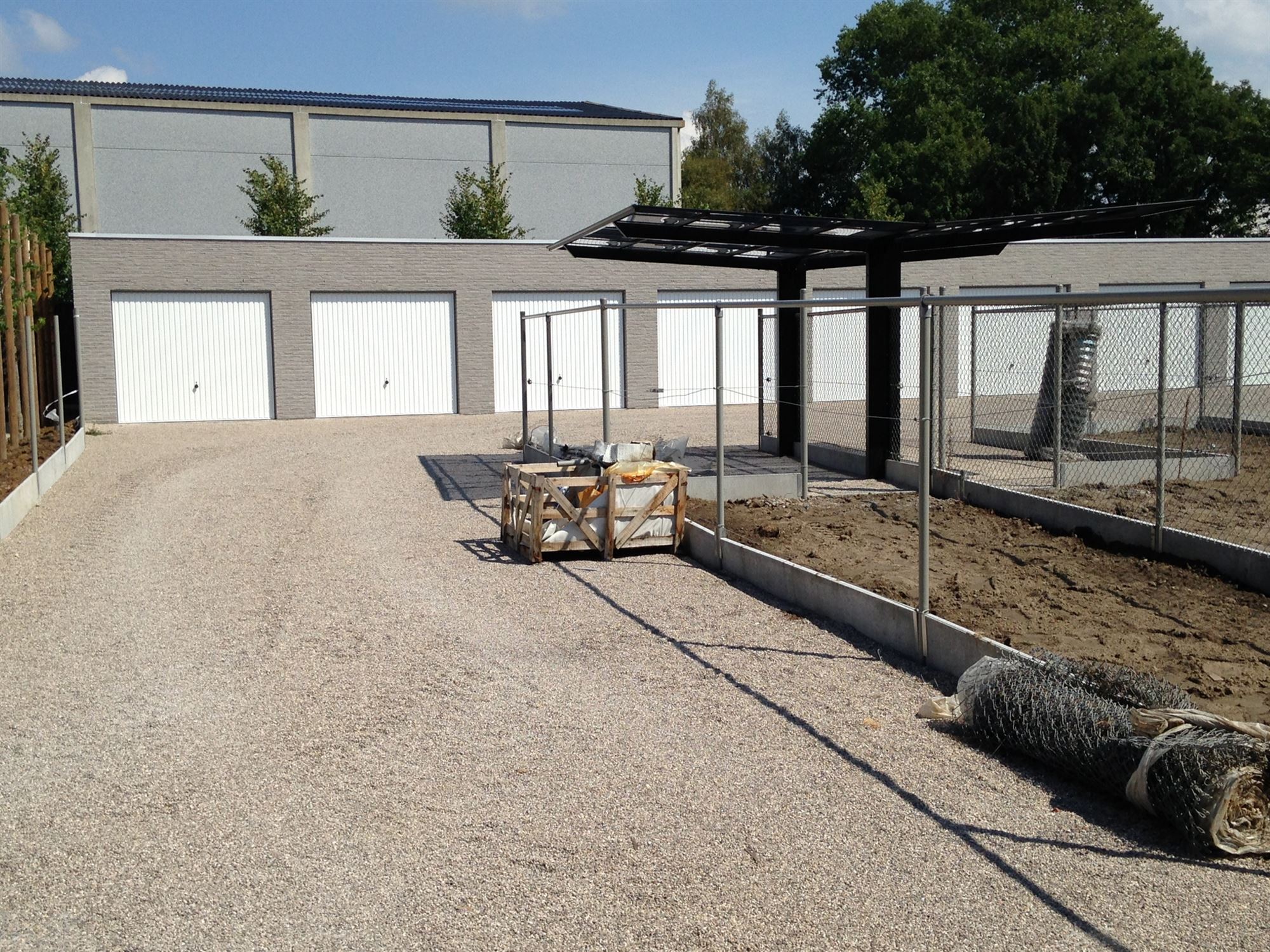 Double garage box for rent : Heule, Mellestraat 216.  Free from 01/03/2025