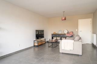 Gelegen in het centrum van Wuustwezel op een toplocatie een appartement met lift.Op de tweede verdieping, ruime inkomhal met gastentoilet. Een...