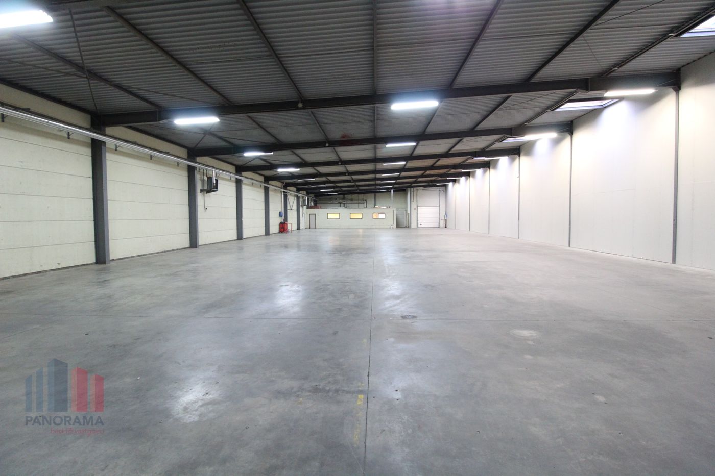 Magazijn 1.000 m²  met kantoor en laadkade in Eke met vlotte verbinding naar E17 - foto 3