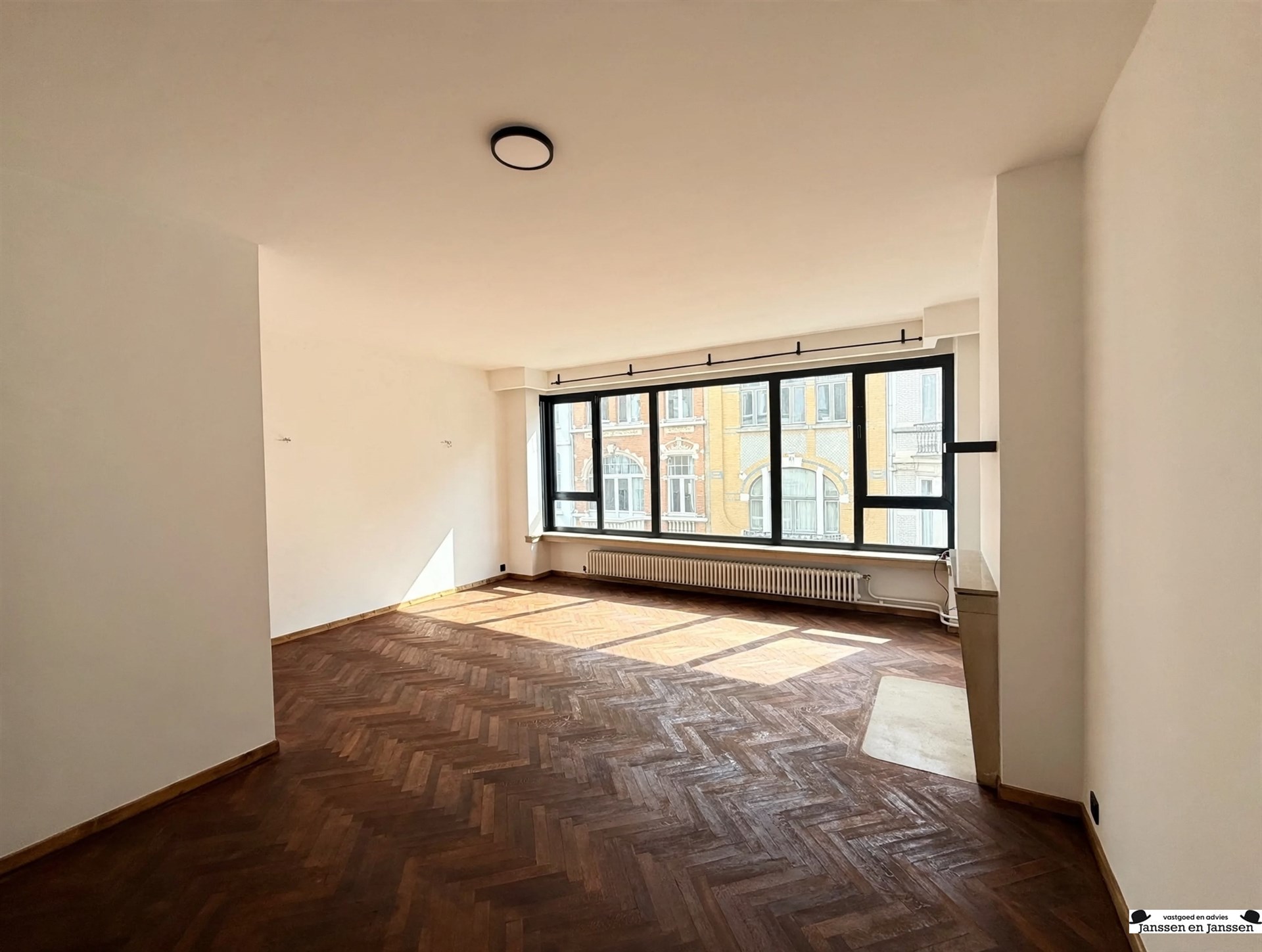 Lichtrijk appartement met 2 slaapkamers en terras - foto 5