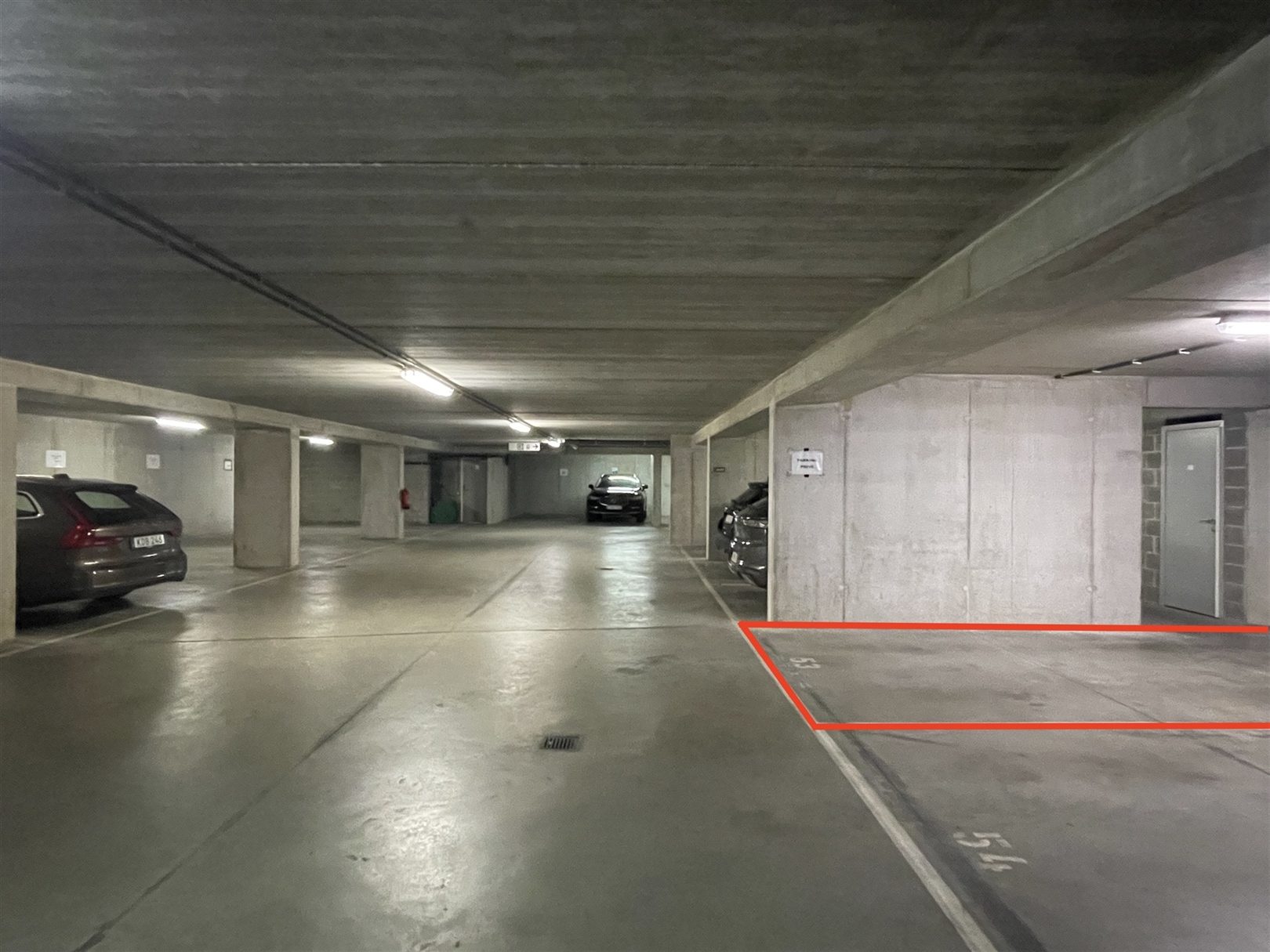 Ondergrondse staanplaatsen 53 en 41 te huur! - foto 5