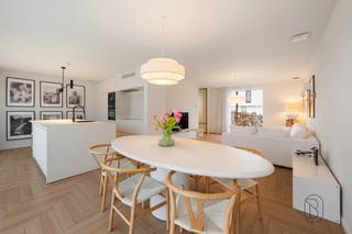 Te koop: prachtig ingerichte recente, energiezuinige woning op topligging en wandelafstand van het centrum!Op een uiterst gunstige ligging, op...