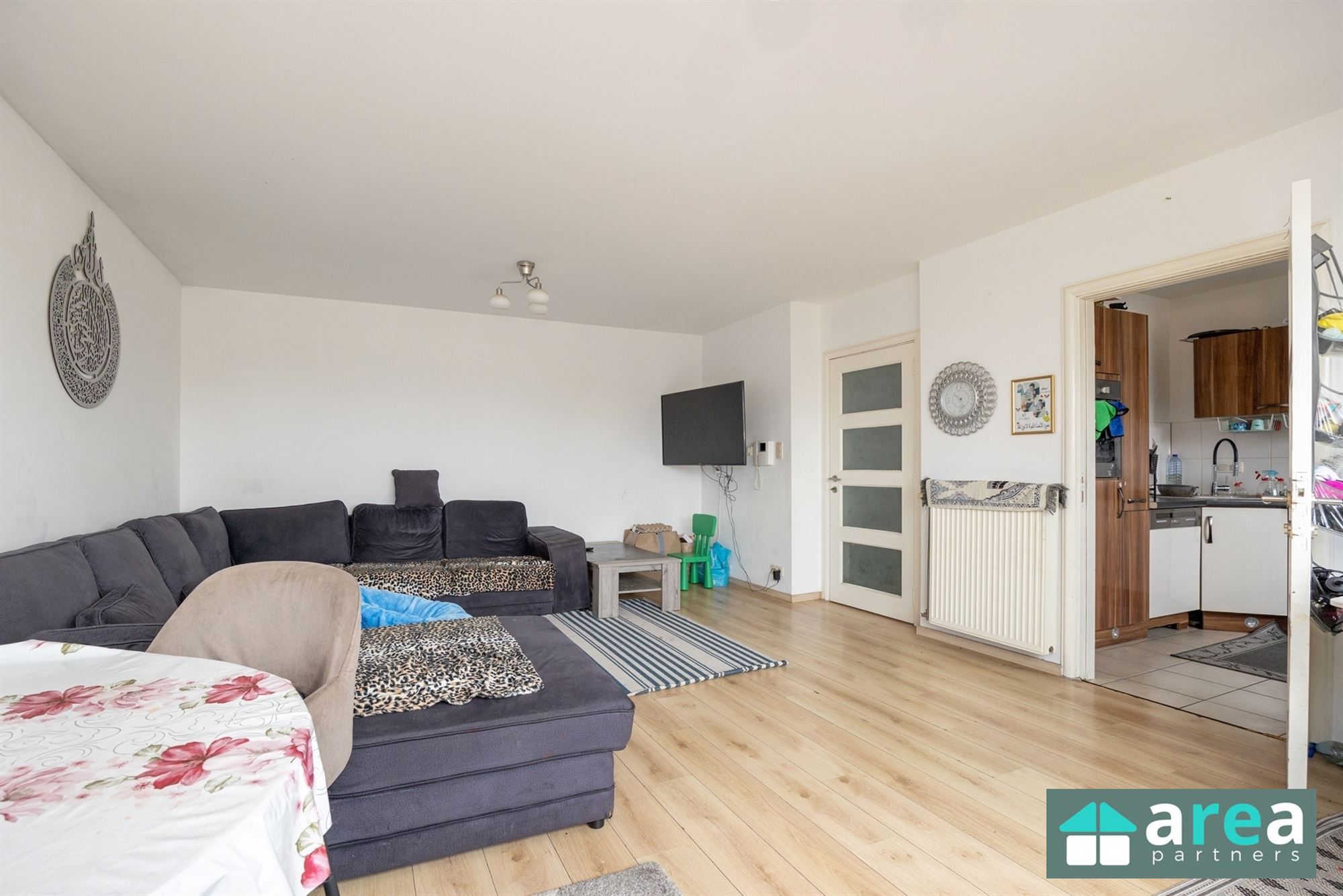 Ruim appartement met 2 slaapkamers en terras! - foto 4