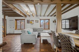 <p><span>Uitstekend gelegen open bebouwing in landelijke stijl op 816m²</span></p><p><span> </span></p><p><span>Dit betreft een ruime gezinswoning met 4 tot mogelijks 5 slaapkamers en een mooi aangelegde tuin. </span></p><p><span>De woning is gelegen op een rustige locatie in een rustige, kindvriendelijke woonwijk doch vlakbij lokale invalswegen.</span></p><p><span>De charmante bouwstijl, de zonnige aangelegde tuin en de ruime oprit &amp; dubbele garage zijn slechts enkele van de vele troeven die deze woning te bieden heeft.</span></p><p><span> </span></p><p><span>INDELING </span></p><p><span> </span></p><p><span>Gelijkvloers: </span></p><p><span>Grote oprit met plaats voor meerderen wagens.</span></p><p><span>Dubbele garage in diepte. </span></p><p><span>Inkomhal met gastentoilet.</span></p><p><span>Ruime, lichte leefruimte (45m²) met veel interactie tot de tuin. </span></p><p><span>Halfopen keuken.</span></p><p><span>Ruime veranda met schuifraam dat toegang geeft tot de tuin. </span></p><p><span>Zeer ruime berging met aansluiting voor wasmachine en droogkast (20m²).</span></p><p><span>Badkamer met ligbad, inloopdouche, en lavabomeubel.</span></p><p><span>1e slaapkamer op laminaat (15m²).</span></p><p><span>Zonnige tuin met o.a. aangelegd terras.</span></p><p><span> </span></p><p><span>1e verdieping:</span></p><p><span>2e, 3e en 4e slaapkamers (15m² &amp; 12m² &amp; 11m²).</span></p><p><span>Eventueel 5e slaapkamer/hobbykamer (11m²). </span></p><p><span> </span></p><p><span>EXTRA </span></p><p><span>Bewoonbare oppervlakte van ca. 225m². </span></p><p><span>Uitstekende ligging in rustige, kindvriendelijk woonwijk.</span></p><p><span>Nabij verschillende fiets-&amp; wandelroutes en bosomgeving.</span></p><p><span>Vlotte verbindingsmogelijkheden via E34 ( Antwerpen- Gent ).</span></p><p><span>Ruime dubbele garage.</span></p><p><span>Kruipkelder (geïsoleerd) onder de gehele woning. </span></p><p><span>Houten ramen met dubbele beglazing (Meranti).</span></p><p><span>CV op aardgas via recent vernieuwd HR condensatieketel (2025)</span></p><p><span>Boiler eveneens vernieuwd in 2025. </span></p><p><span>Airco met warmtepomp aanwezig op zowel gelijkvloers als verdieping.</span></p><p><span>Waterleidingen vernieuwd in 2019. </span></p><p><span>Kamers boven vernieuwd in 2019. </span></p><p><span>Houten ramen met dubbele beglazing.</span></p><p><span>16 zonnepanelen aanwezig (met totaalvermogen 6kW). </span></p><p><span>Asbestveilig (maar niet asbestvrij).</span></p><p><span> </span></p><p><span>EPC: 319kWh/m² </span></p><p><span>Wg - Vg - Vv - Gvkr - Gmo</span></p>