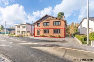 Dit ruime appartement in Dorne (Opoeteren) is gebouwd in 1982 en heeft een bewoonbare oppervlakte van 138 m².INDELING APPARTEMENTInkomhal,...