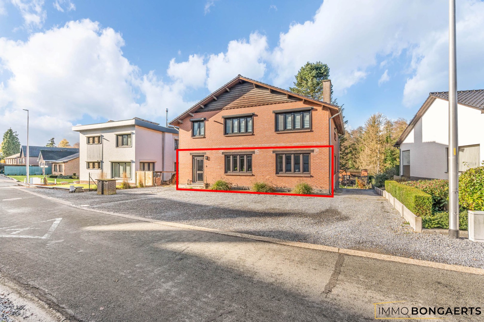 Gelijkvloers appartement met 3 slaapkamers - foto 1