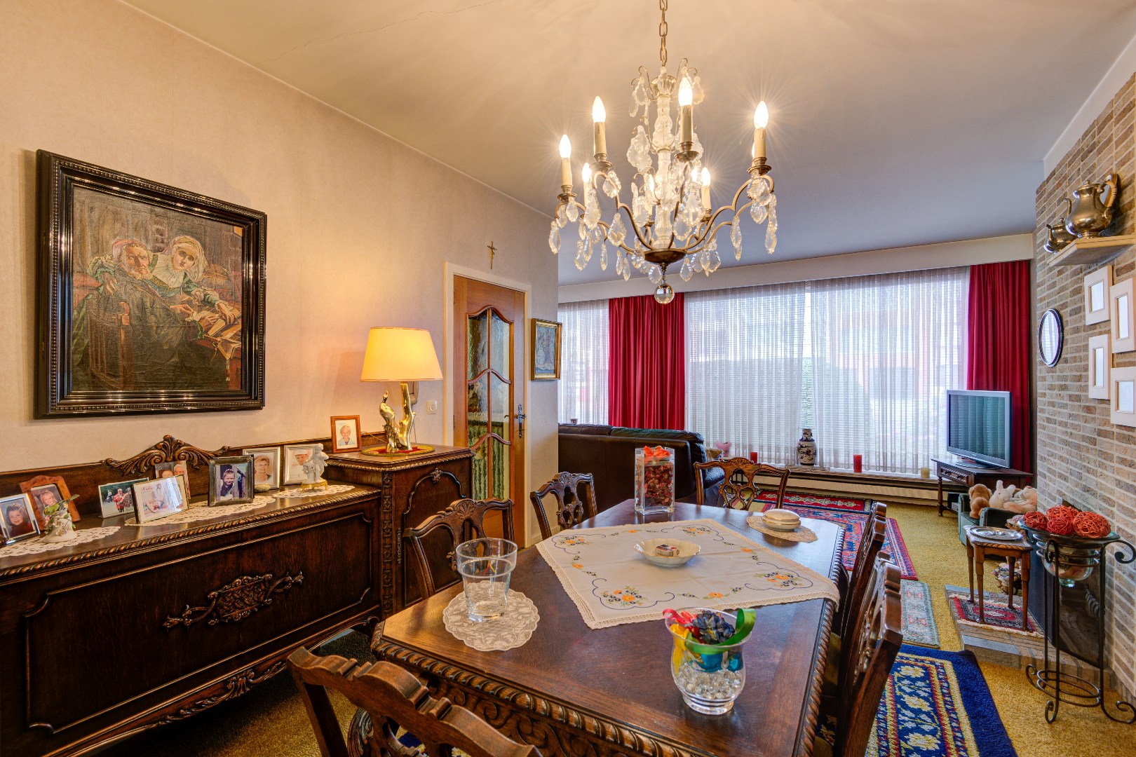 Ruim halfopen woning, 5 slaapkamers en grote tuin - foto 5