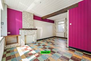 In een doodlopende zijstraat van de Professor Dewulfstraat te Poperinge, bevindt zich deze woning. Vlakbij allerlei voorzieningen zoals...