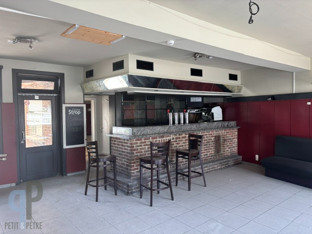 Café met bovenliggende woonst en inpandige garage op 602m² - photo 4