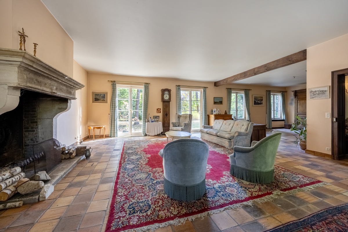 Spacieuse villa de 7 chambres située dans la verdure sur 13 hectares - photo 2