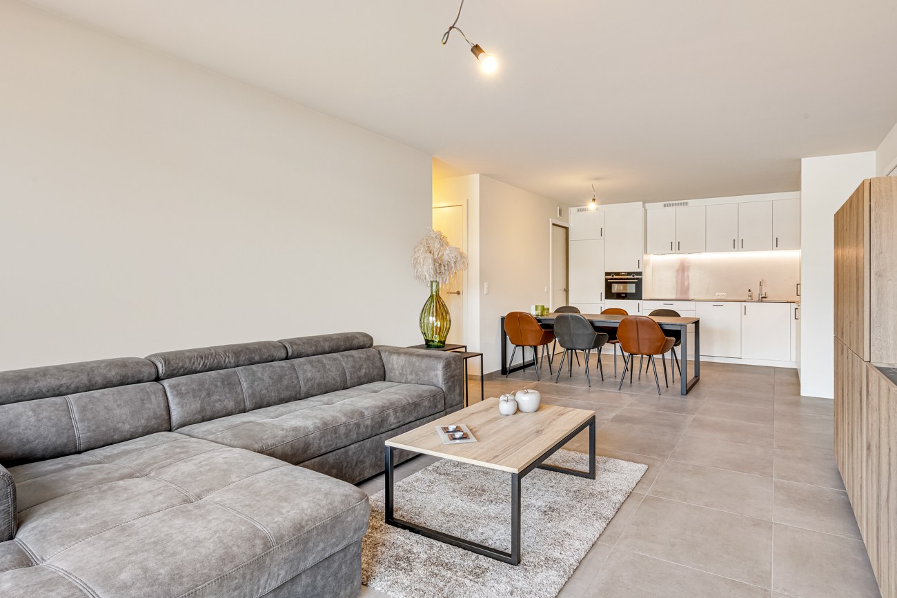 Recent gelijkvloers appartement met tuin en parkeerplaats! - foto 2