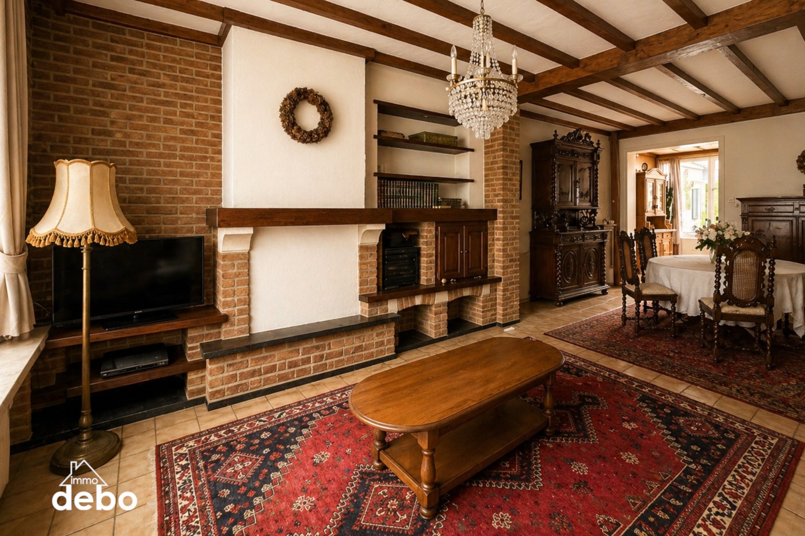 Zeer charmante woning met historische gevel, 4 slaapkamers, keuken, badkamer, zolder, tuin, garage met uitweg ideaal gelegen te Ieper - foto 3