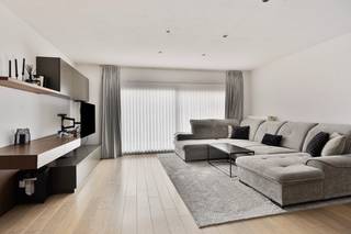 Découvrez cet charmant appartement au rez-de-chaussée situé à la Borghtstraat 52 à Vilvoorde. Ce logement offre un parfait mélange de confort et...