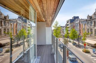De snelste manier om een bezoek te brengen aan dit appartement? Vraag je bezoek aan via de rode knop op onze website (www.dewaele.com) en je...