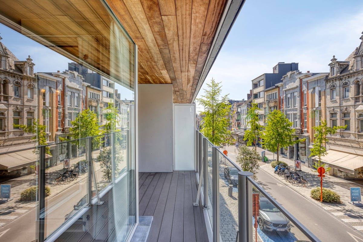 Appartement met 2 slaapkamers en 2 terrassen te roeselare. - foto 2