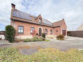 Te moderniseren villa MET UITBREIDINGSPOTENTIEEL in doodlopende straat te Overboelare (Geraardsbergen). De aanwezigheid van ZONNEPANELEN en...