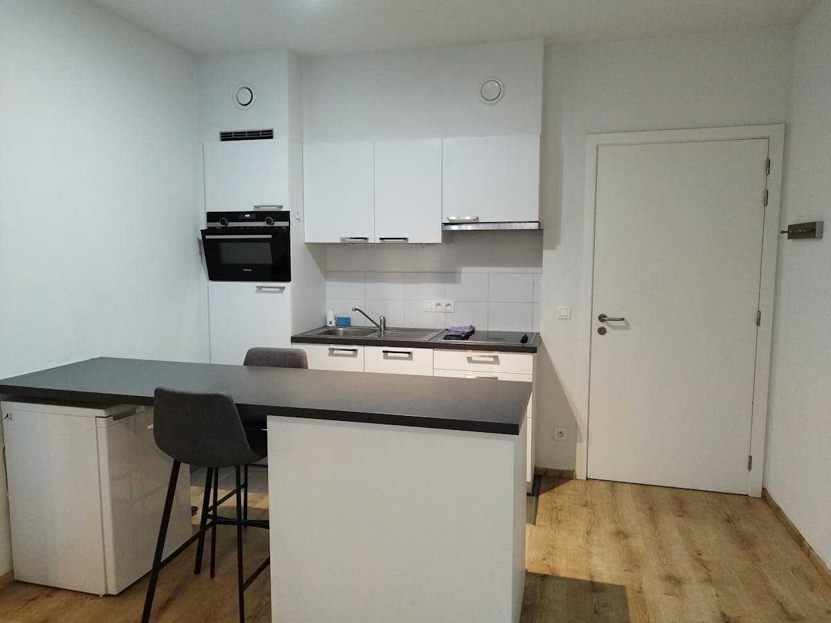 Gemeubelde studio te huur vlakbij het kanaal - foto 5