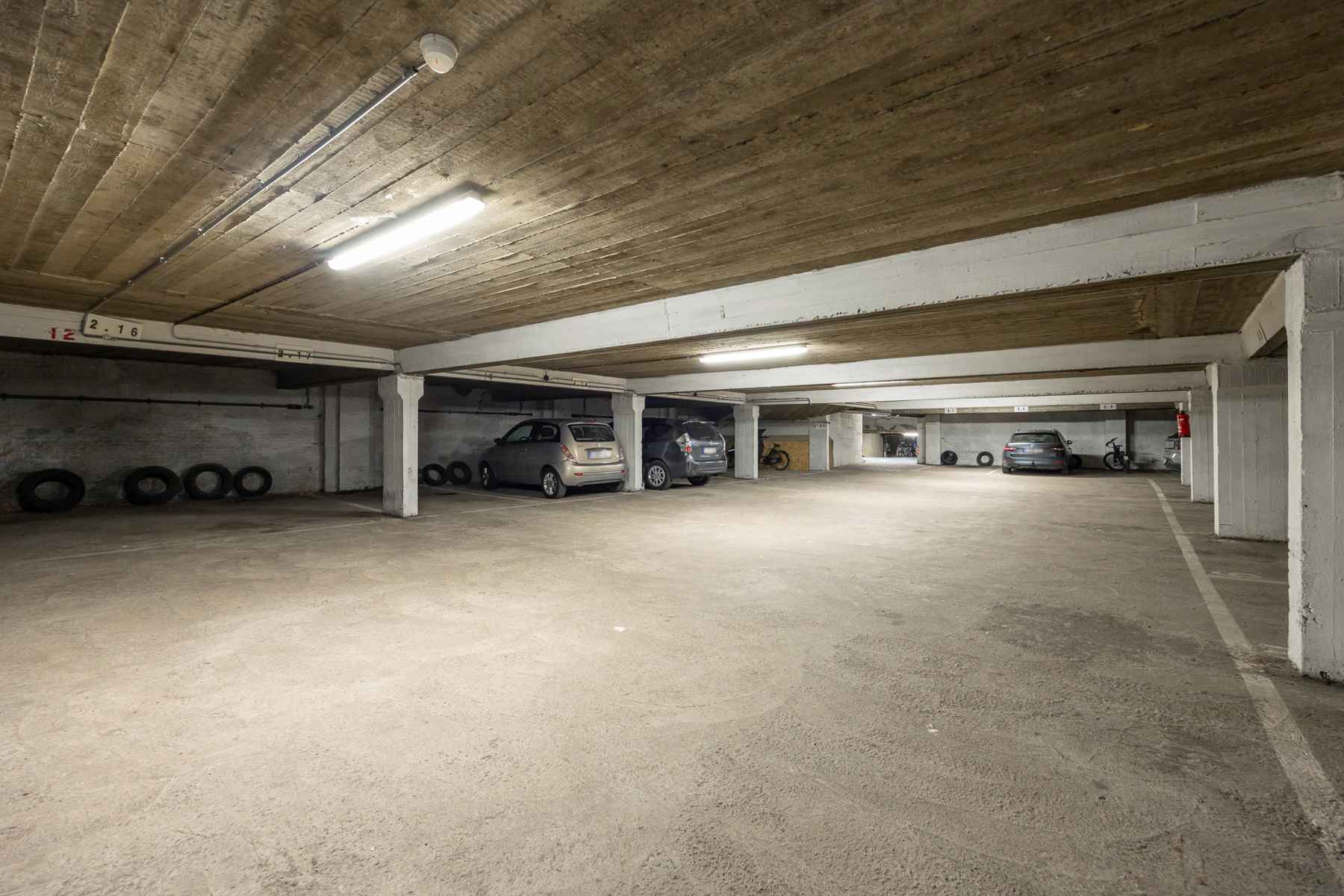 Garage for sale in Borgerhout - photo 1