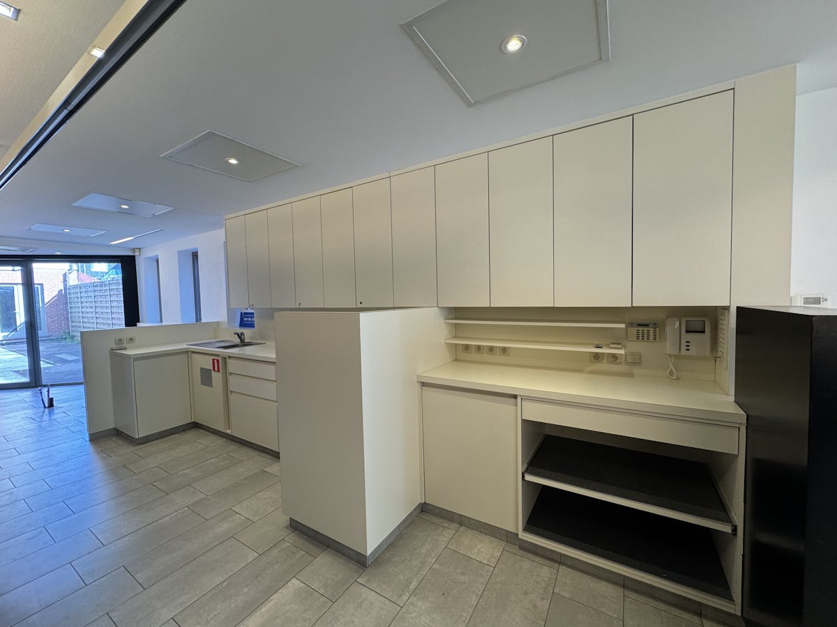 Instapklaar centraal gelegen handelszaak (103 m²) - foto 4