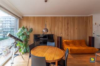 <p><span>Cozy 2 bedroom apartment near Brilschanspark! </span></p><p><span>This apartment with gunsitg EPC (129/B) is located on the</span><span><sup>2nd</sup></span><span> floor of a well-maintained, small building with elevator. It is centrally located, yet quiet and green, within walking distance to stores, parks, schools, sports facilities, public transportation and major approach roads. Are you looking for a cozy apartment for own occupation or a good investment with a nice return? Look no further, this apartment will undoubtedly meet your expectations.</span></p><p><span> </span></p><p><span>The layout is as follows:</span></p><p><span> </span></p><p><span>Entrance / entrance hall, living space & kitchen:</span></p><p><span>The entrance hall offers enough space to accommodate a checkroom, has a videophone and opens onto the night hall. The living space enjoys a wonderful natural light which further accentuates the feeling of space. The characteristic full-wood floor that was laid throughout almost the entire apartment, together with the mill walls, provide the authentic touch. Adjacent to the living room you will find the spacious kitchen with ample work and storage space. It is equipped with a ceramic hob, cooker hood, dishwasher, fridge, freezer, microwave, oven and one and a half bowl sink.</span></p><p><span> </span></p><p><span>Bedrooms, toilet & bathroom:</span></p><p><span>The spacious master bedroom has an area of no less than 15 m², the second bedroom extends over 10 m². Both rooms, also on a wood floor, are located on the quiet rear of the building and have fly screens. The fully tiled bathroom is equipped with a bathtub/shower combination, single sink cabinet with storage and mirror cabinet with integrated lighting. The toilet is housed separately. </span></p><p><span> </span></p><p><span>Terrace, basement & garage box:</span></p><p><span>The south-facing, sun-drenched terrace is located at the front of the building and can be accessed from the living room. On the ground floor you will also find a practical, private storage room, ideal for storing the Christmas tree, suitcases,... A spacious garage box with automatic gate and remote control can be purchased for 30,000 euros. </span></p><p><span> </span></p><p><span>Additional assets:</span></p><p><span>- EPC 129/B</span></p><p><span>- Electricity compliant</span></p><p><span>- Recent electric water heater</span></p><p><span>- HR++ windows</span></p><p><span>- Asbestos safe</span></p><p><span>- Mobiscore 9,4/10</span></p><p><span> </span></p>