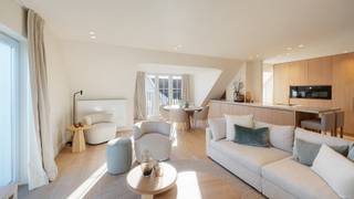 Prachtig instapklaar appartement aan het mooie Zegemeer, waar rust, comfort en een schitterend uitzicht samenkomen. Vanuit de leefruimte en...