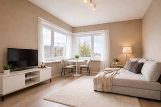 Welkom in deze vrije studio(van binnen 31m²) op het 2de verdiep te koop met de volgende indeling:inkomhal, open leefruimte met prachtig zicht op de...