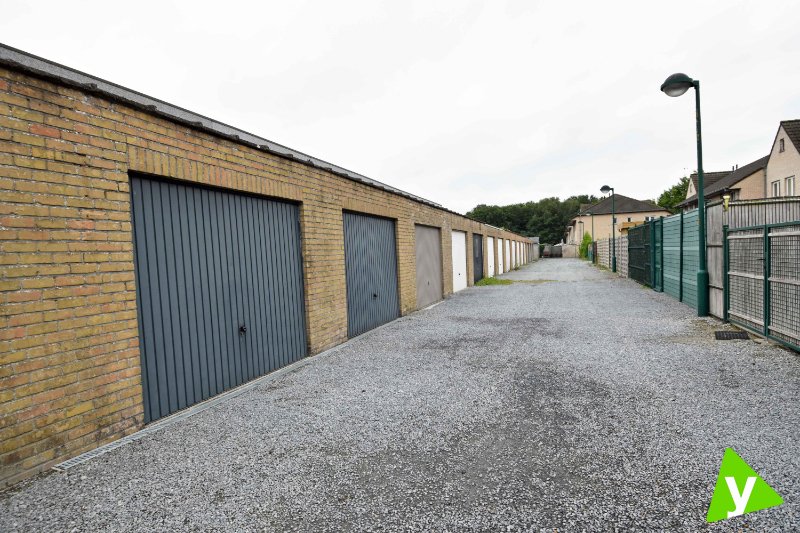 Garagebox op gunstige ligging vlakbij het centrum van Eeklo - foto 2