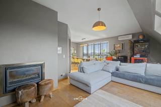 Ontdek dit uitzonderlijk ruime duplex appartement met een bewoonbare oppervlakte van maar liefst 125 m², ideaal gelegen in het hart van...