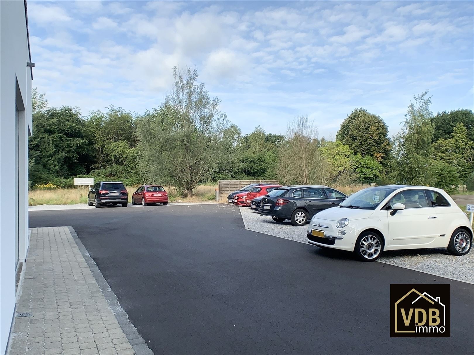 Commercieel gebouw op toplocatie, verhuurd met goed rendemen - foto 5