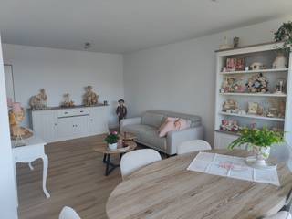 BELANGRIJKE MEDEDELING: De gebruikte foto's dienen uitsluitend ter illustratie en tonen hoe het appartement er ongeveer na de renovatie zal uitzien. Momenteel zijn de renovatiewerken nog volop aan de gang.<br /><br />Ontdek dit ruime appartement op een uiterst centrale ligging in Sint-Kruis, langs de Maalse Steenweg. Winkels, openbaar vervoer en het historische centrum van Brugge bevinden zich op wandel- en fietsafstand. Het appartement is gelegen op de vierde verdieping van een appartementsgebouw met lift.<br /><br />Via de inkomhal, voorzien van een apart gastentoilet, kom je terecht in de lichtrijke woonkamer met aansluitende eetplaats. Daarnaast bevindt zich de volledig vernieuwde en uitgeruste keuken. Dankzij de vele grote raampartijen geniet het appartement van een aangename natuurlijke lichtinval. Het zuidgerichte terras vormt zonder twijfel een grote troef.<br /><br />Verder beschikt het appartement over drie volwaardige slaapkamers, een uitgeruste badkamer en een praktische berging.<br /><br />beschikbaar: 1 oktober 2026<br /><br />Gemeenschappelijke kosten: €100/maand <br /><br />
