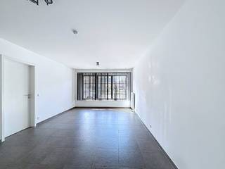 Cet appartement est parfaitement entretenu et prêt à emménager immédiatement. Il est équipé de toutes les techniques modernes, ce qui garantit...