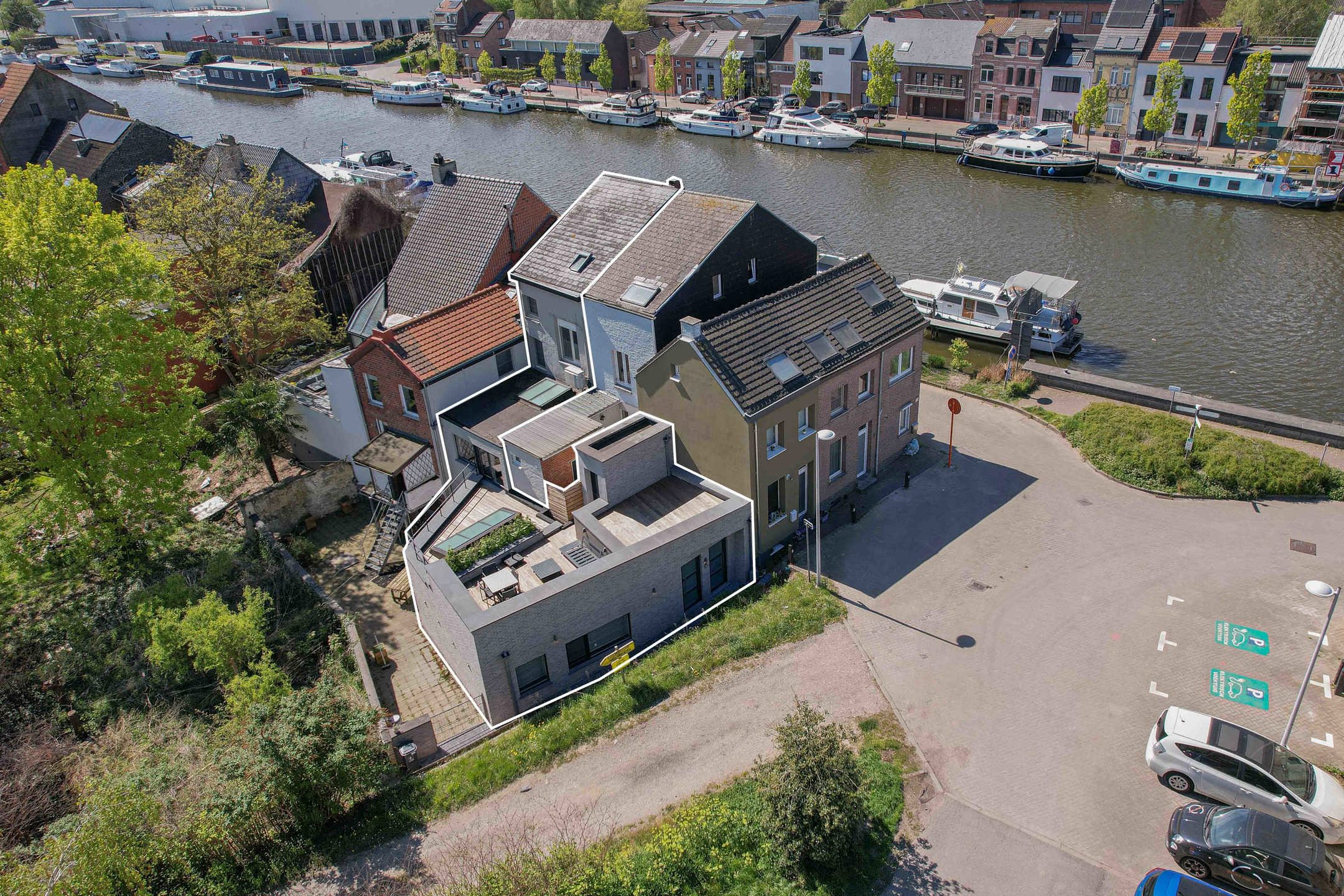 Exclusieve trendy woning op idyllische locatie  - foto 2