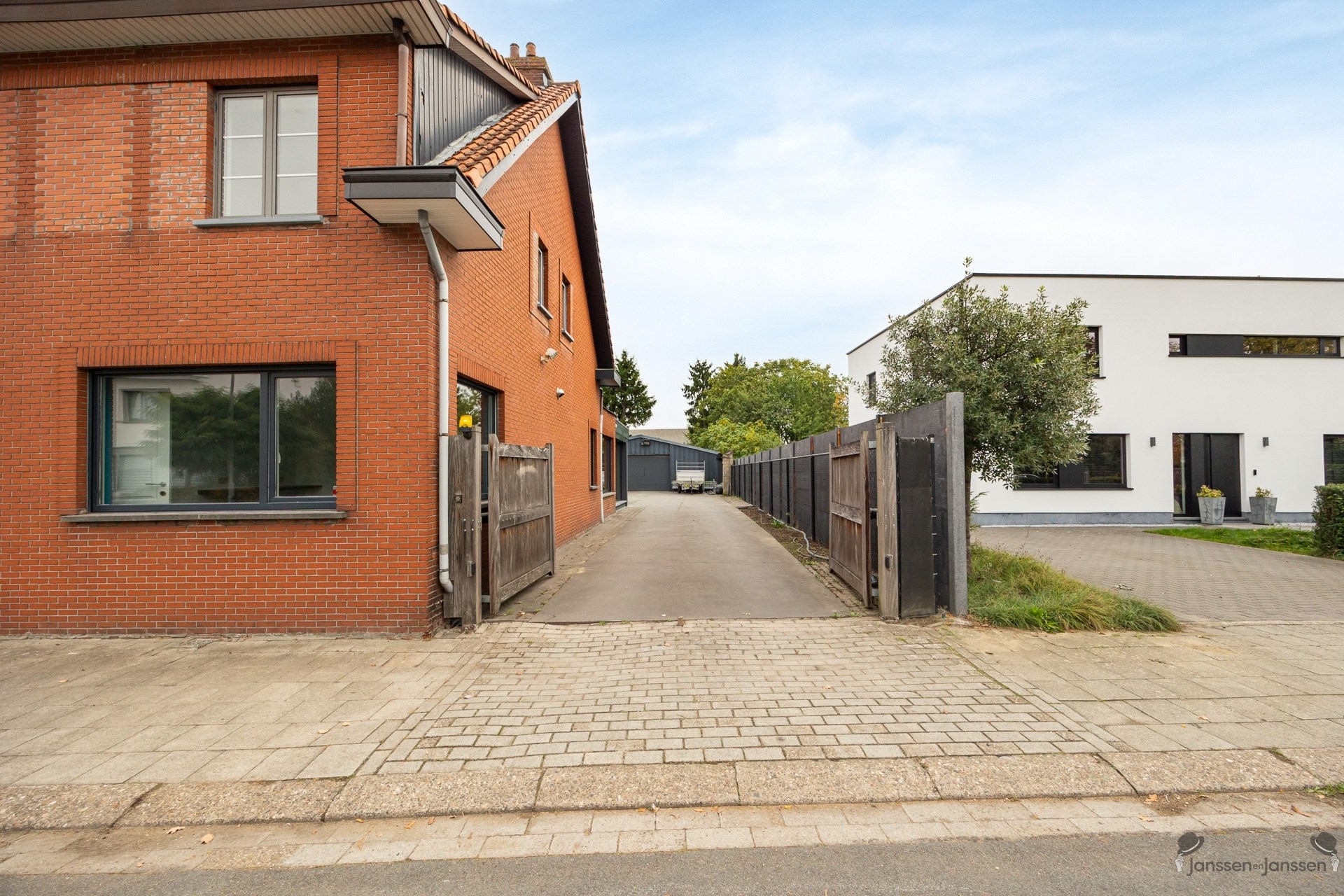 gerenoveerde woning met ruim magazijn  - foto 3