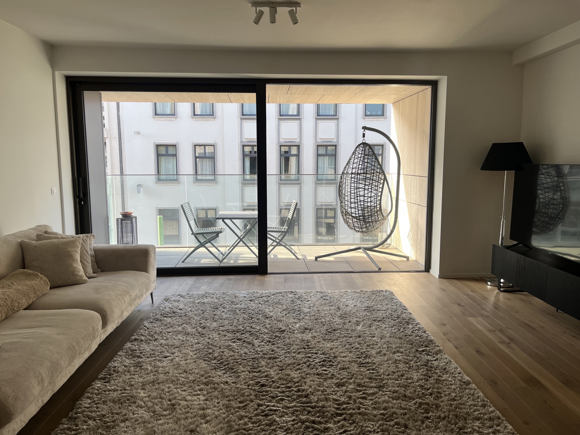 Exclusief gemeubeld loft-appartement TE HUUR op AAA+ locatie - foto 5