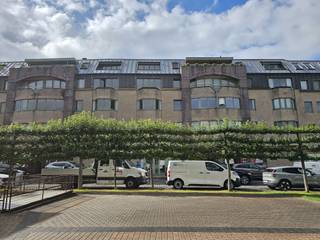 Instapklaar appartement in het centrum van Aalter. Gezien zijn ligging, met zicht op het oude gemeentehuis van Aalter, bevindt alles zich...