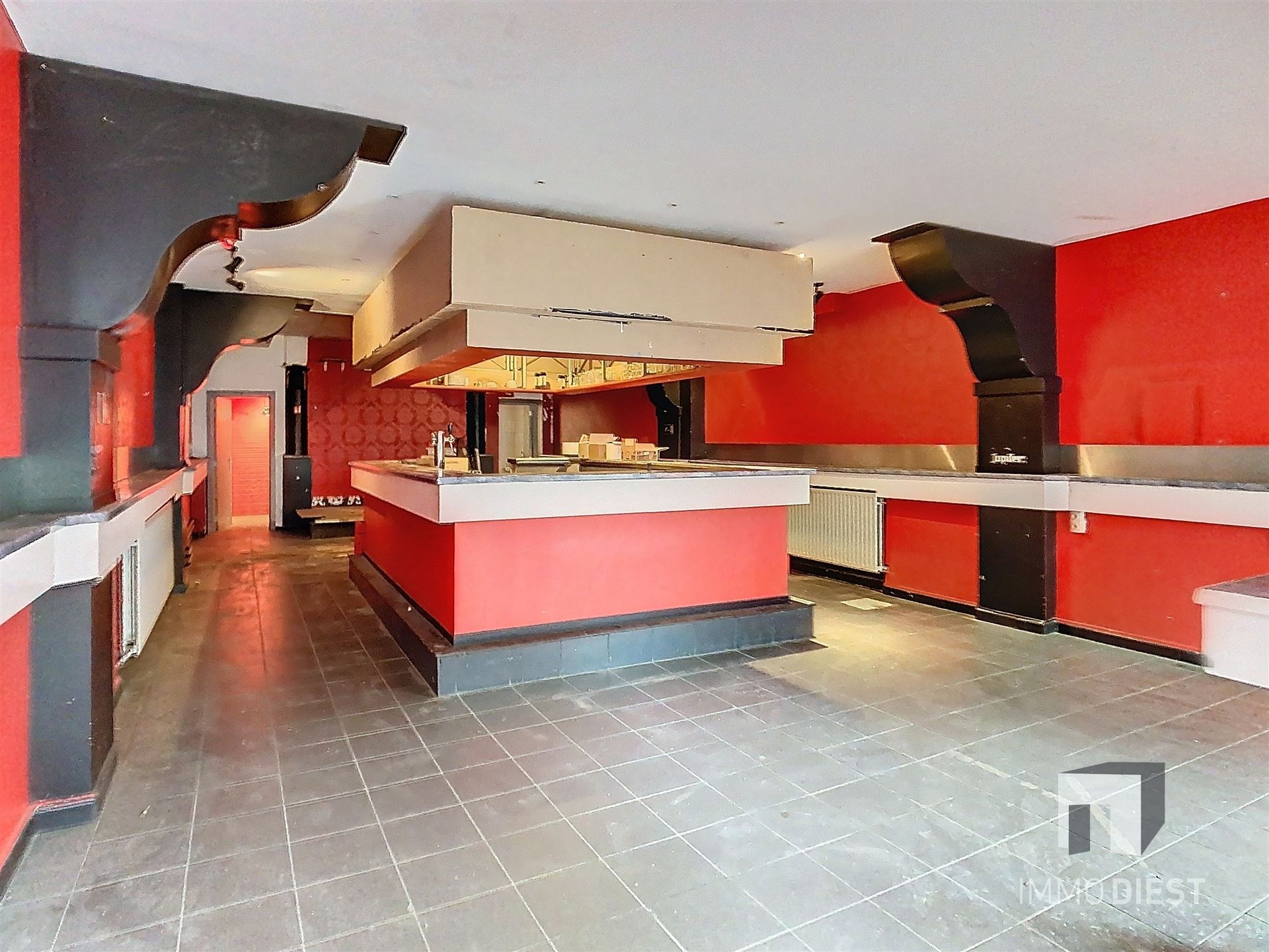 Handelspand 180m2 gelijkvloers op 3,47are met achterliggende tuin - foto 1